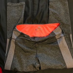 Cropped workout leggings